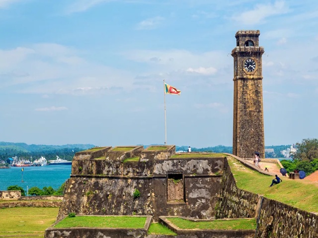 Historic Galle Fort with Dutch colonial architecture overlooking the ocean in Sri Lanka – featured in coastal travel itineraries