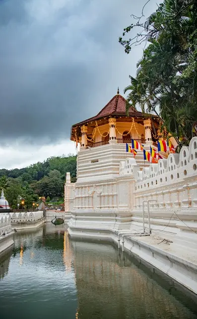 Temple of the Tooth Relic in Kandy, Sri Lanka – a top cultural destination