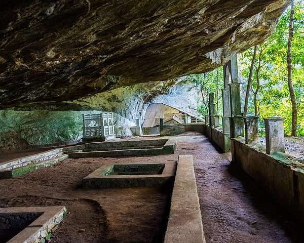 Belilena prehistoric cave in Kitulgala Sri Lanka surrounded by forest