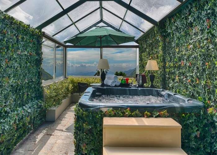 EKHO Ella Hotel room with private jacuzzi in Sri Lanka