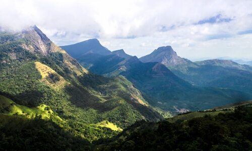 Sri Lanka hidden gems – panoramic view of Knuckles Mountain Range